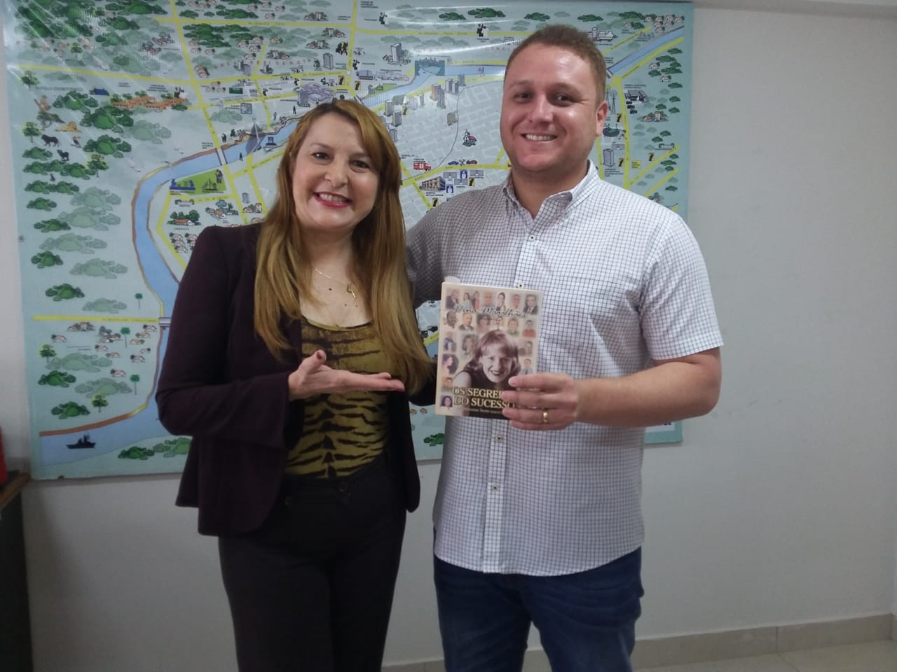 Dina Magalhães: novidades com seu livro nas escolas de Teresina